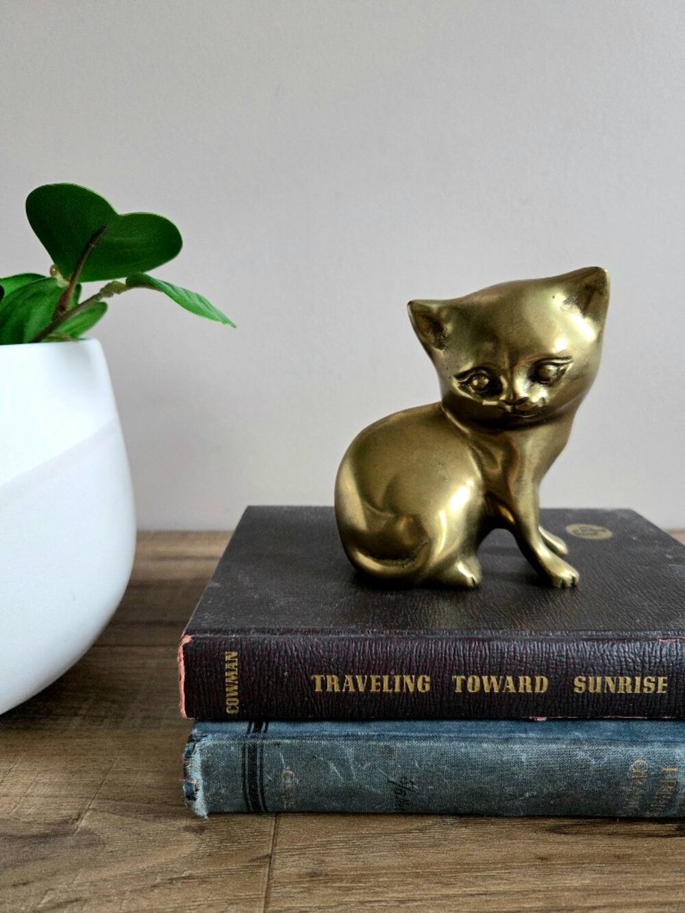Vintage Brass Cat/Kitty Figurine Midcentury Home Decor